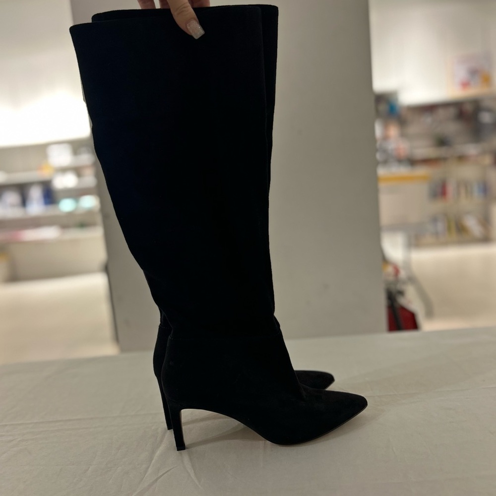 BCBGeneration Black Knee-High Pointed-Toe Stiletto Boots - Picture 5 of 8